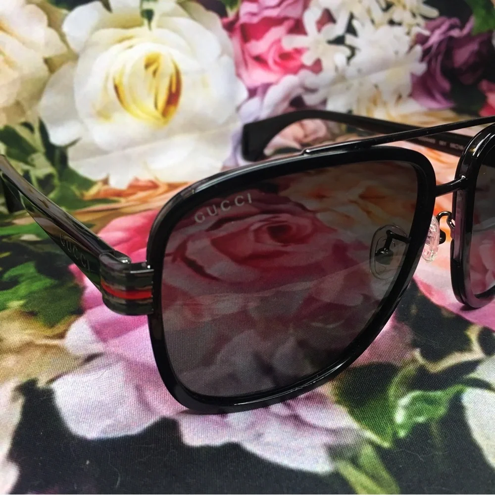Gucci Black Aviator glasses frames Logo in red & green on corners & arms  New